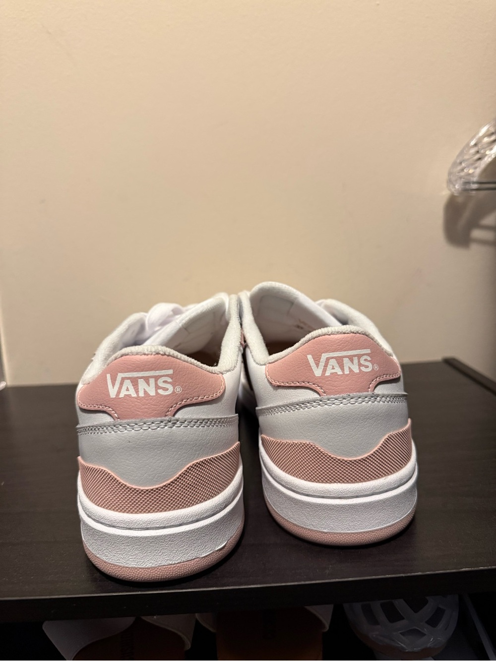 Vans - Picture 3 of 3